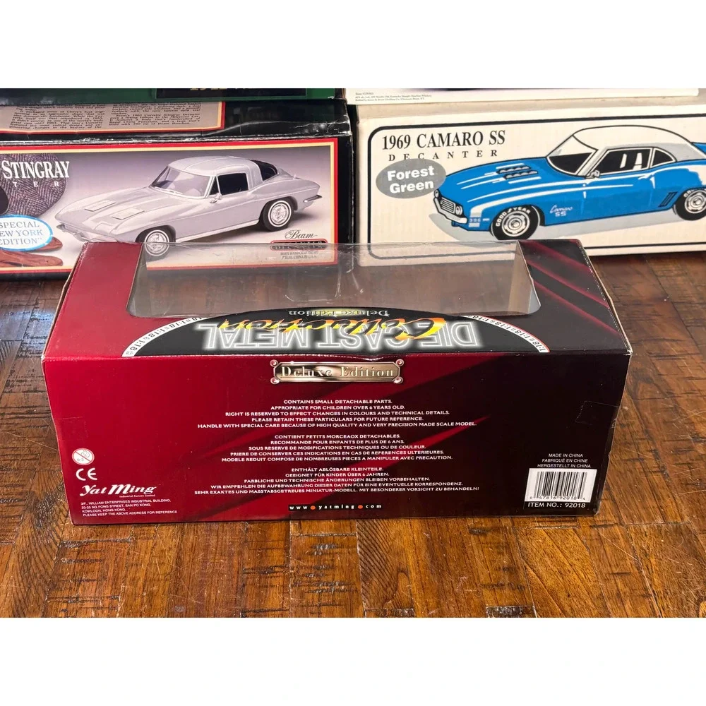 1957 Chevrolet Corvette Red Die-Cast Model Car 1:18 Scale Road Legends Deluxe
